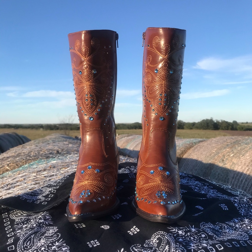 Cowgirl Brown Boots with Blue Rhinestones